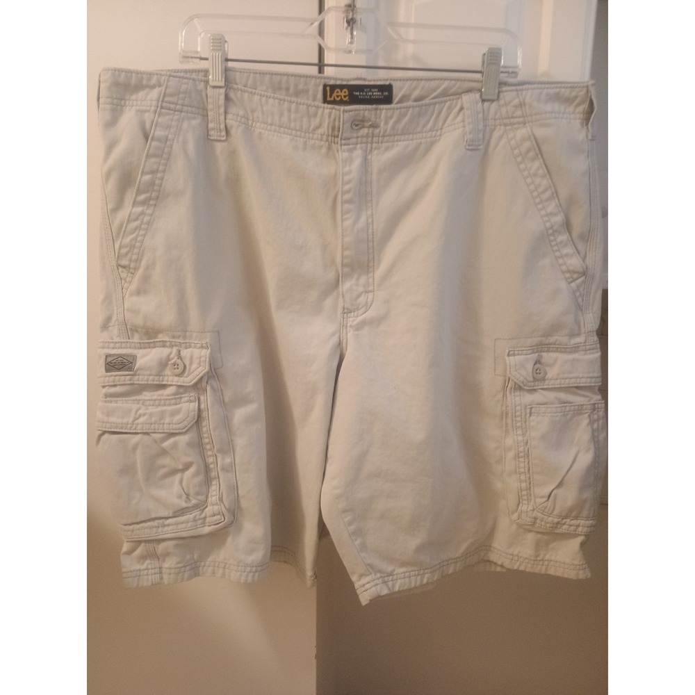 Lee Men's Cargo Khaki Shorts Size 42 Lightweight Casual Fabric Cotton Blend